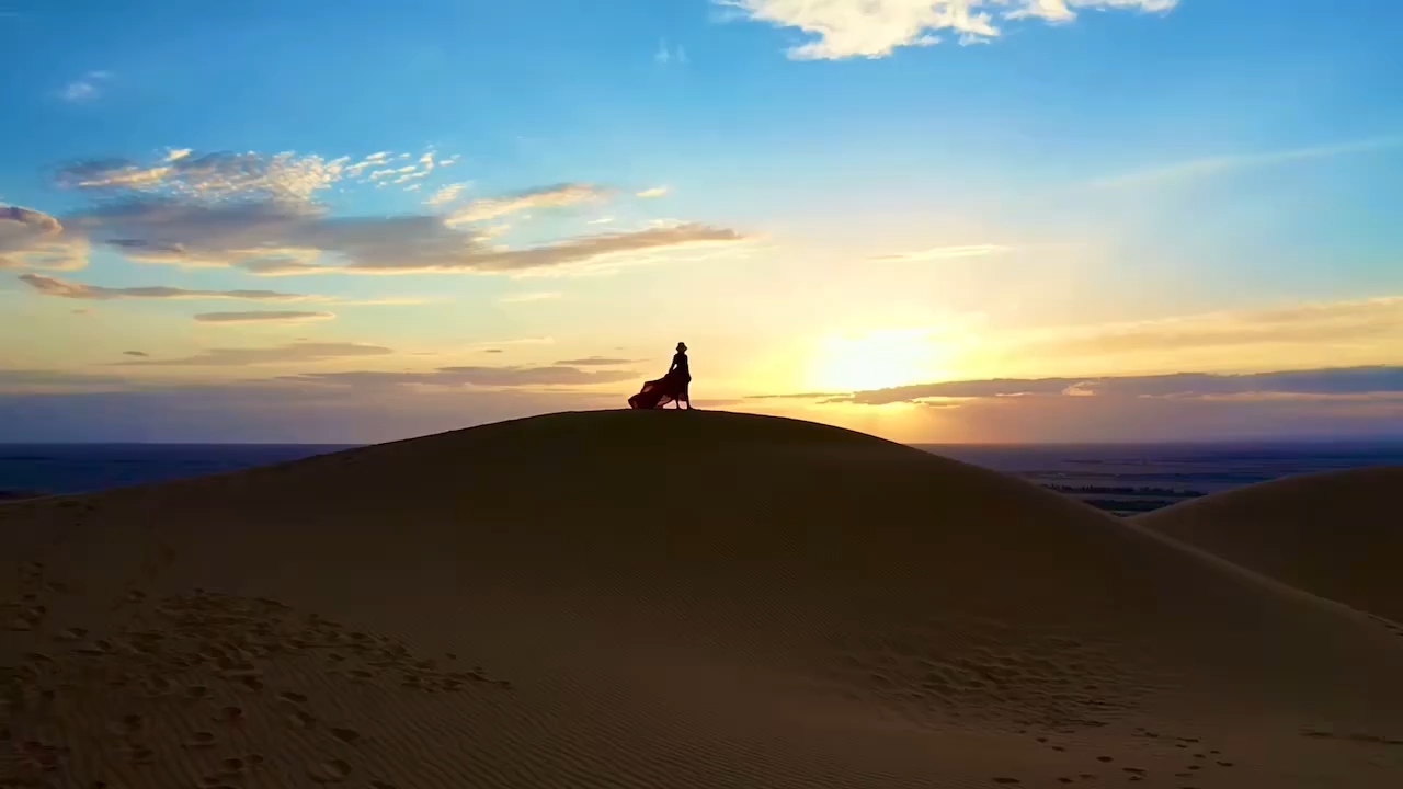 沙漠 女生 黄昏 