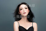 黑衣美女