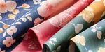 多彩花卉图案布料展示