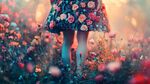 漫步花海的碎花裙少女