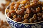 碗中葡萄干 色泽诱人
