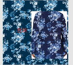 蓝底花卉图案长袖服装