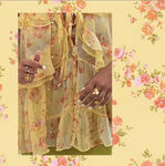 淡黄色底粉色花卉图案