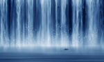 梦幻蓝色瀑布景观