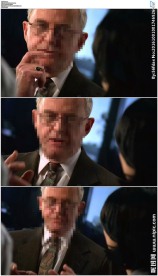 商务人士开会讲话