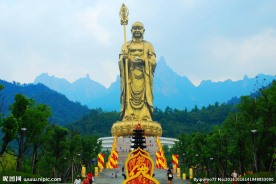 九华山99米地藏菩萨铜像近景