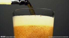 倒啤酒超级慢动作