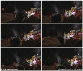 晚上热闹的街道