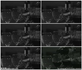 向高脚杯内倒红酒