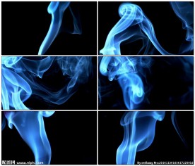 蓝烟在一个黑色背景下