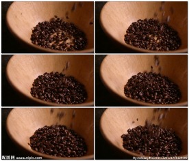 咖啡豆倒入木桶慢镜头素材视频