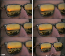 墨镜折射印度下龙湾的日落美景