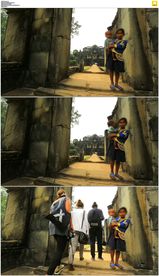 柬埔寨姐姐抱着弟弟