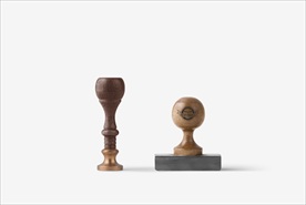 法锤logo样机效果图PSD分