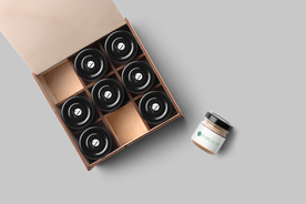 一盒蜂蜜展示样机