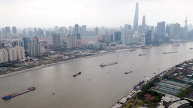 上海黄浦江东方渔人码头航拍视角