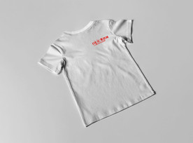 白色T恤样机