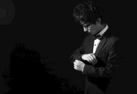 黑白个人形象照