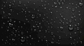 水珠在黑色背景上