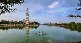 高州鉴江河  高州宝光塔