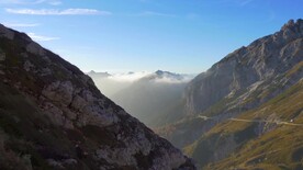 航拍素材山顶云雾美景