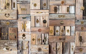 欧美风复古门把手餐饮背景墙