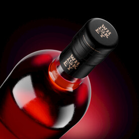 红酒瓶样机效果图