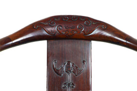 清晚期广作酸枝木福寿云纹圈椅