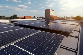 屋顶的太阳能电池板