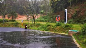 公园下雨雨水自然实拍1080