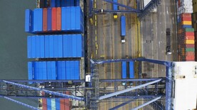 盐田港港口码头货轮停靠装卸货物