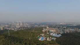 穿过山峰看城市4K航拍27秒