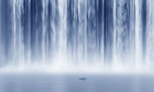 流水生财瀑布山水画