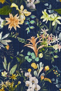 深蓝色底多彩花卉图案