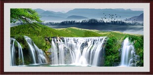 壮丽山水瀑布景观图