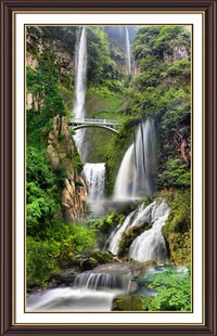 山间瀑布自然美景画卷