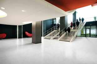 现代办公空间自动扶梯分层效果图