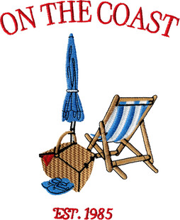 海岸边的休闲椅与遮阳伞