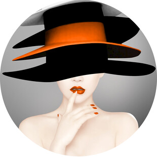时尚女士戴黑橙配色礼帽