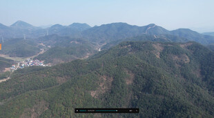 山峦叠翠的壮阔自然景观