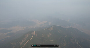 雾中群山俯瞰景