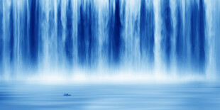 源远流长瀑布山水画背景图