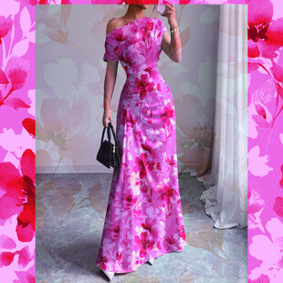 粉色露肩印花长裙模特图