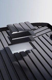 宽敞汽车后备垫子箱内部展示