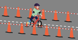 儿童骑行绕桩训练
