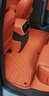 豪华汽车棕色皮质座椅脚垫