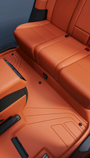 豪华汽车棕色皮质座椅脚垫