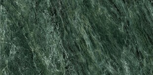 深绿色纹理岩石表面