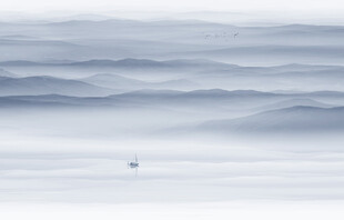 远山近水水墨风景画